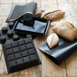 Tapis de cuisson multi-usages en fibre de verre et silicone 29,5x42cm - noir