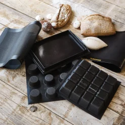 Tapis de cuisson multi-usages en fibre de verre et silicone 29,5x42cm - noir