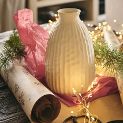 Vase classique en faïence texturée H24cm - blanc