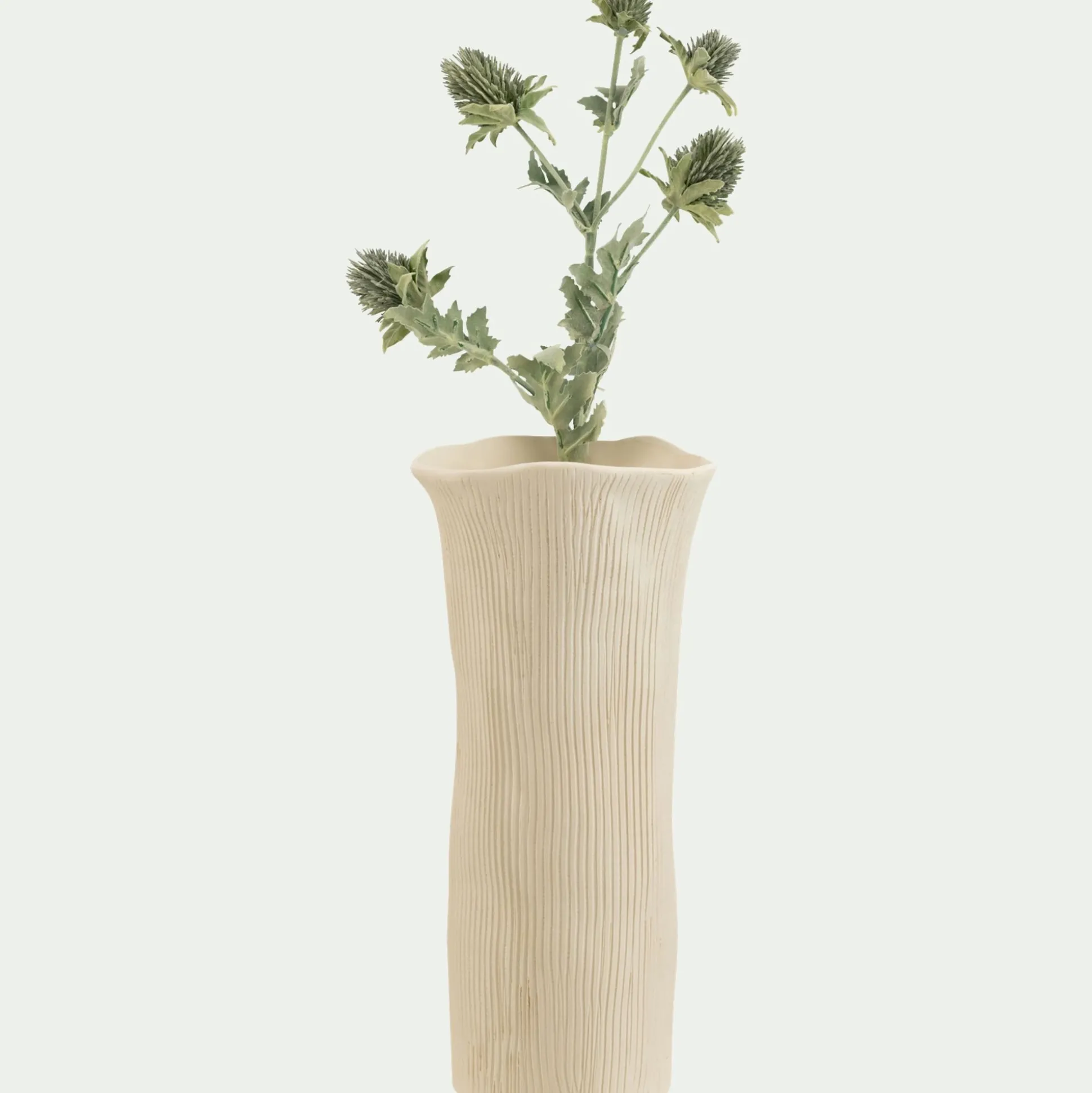 Vase contemporain en faïence striée H31,5cm - blanc