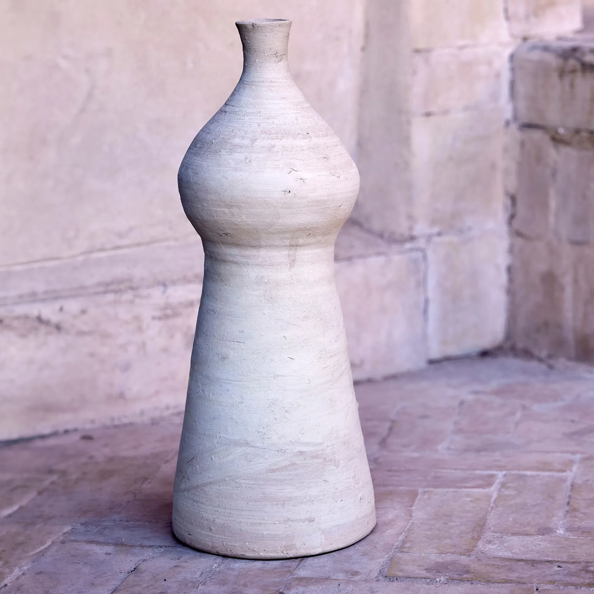 Vase contemporain en terre cuite H29cm - beige