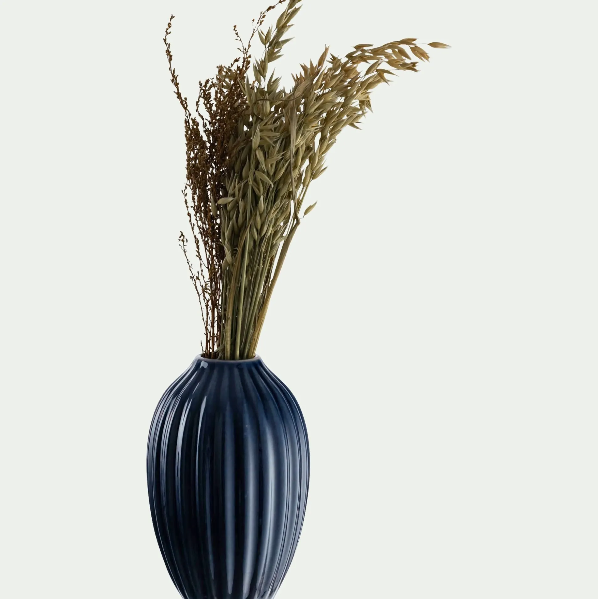 Vase strié en porcelaine H19,5cm - bleu